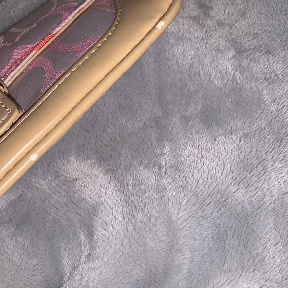 Coach wristlet - Picture 3 of 5